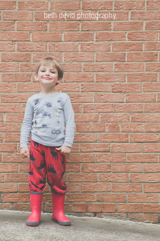 {mismatched} pjs all day long. monday treated us right.  
