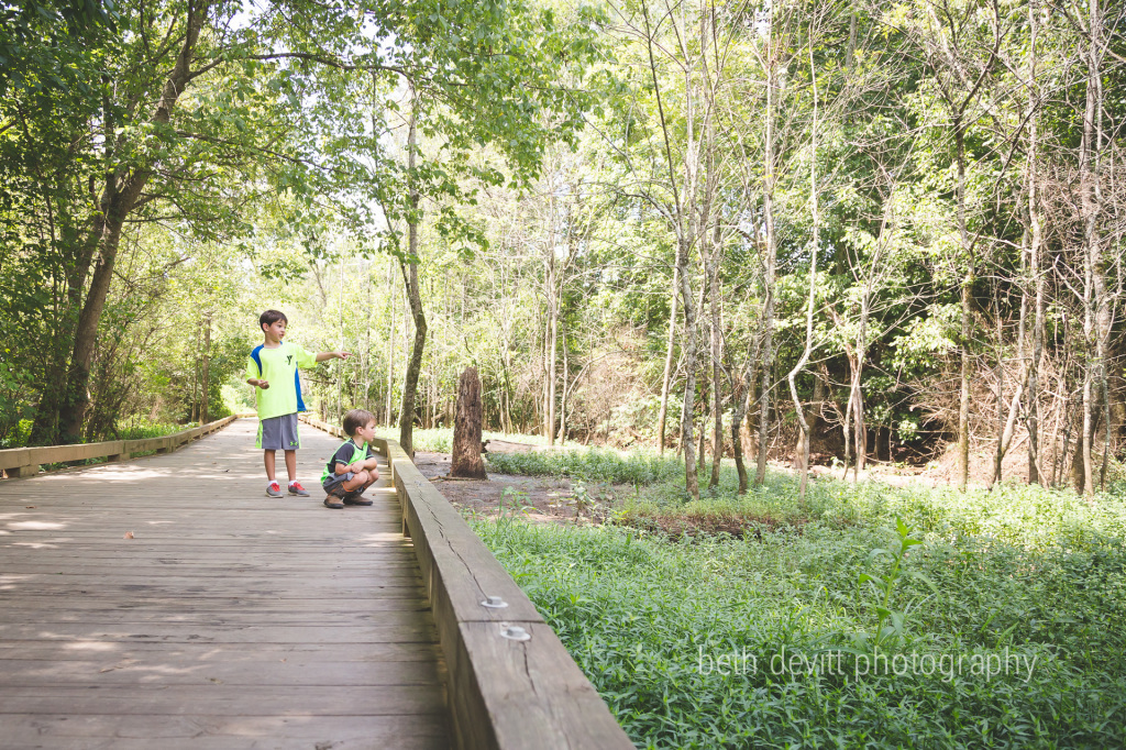 in between errands this morning, we stopped to explore a bit.  we found lots of minnows, a few cool frogs, one turtle, and this was the moment the boys were sure that we had stumbled upon an alligator.    the imagination is a beautiful thing.  ;)