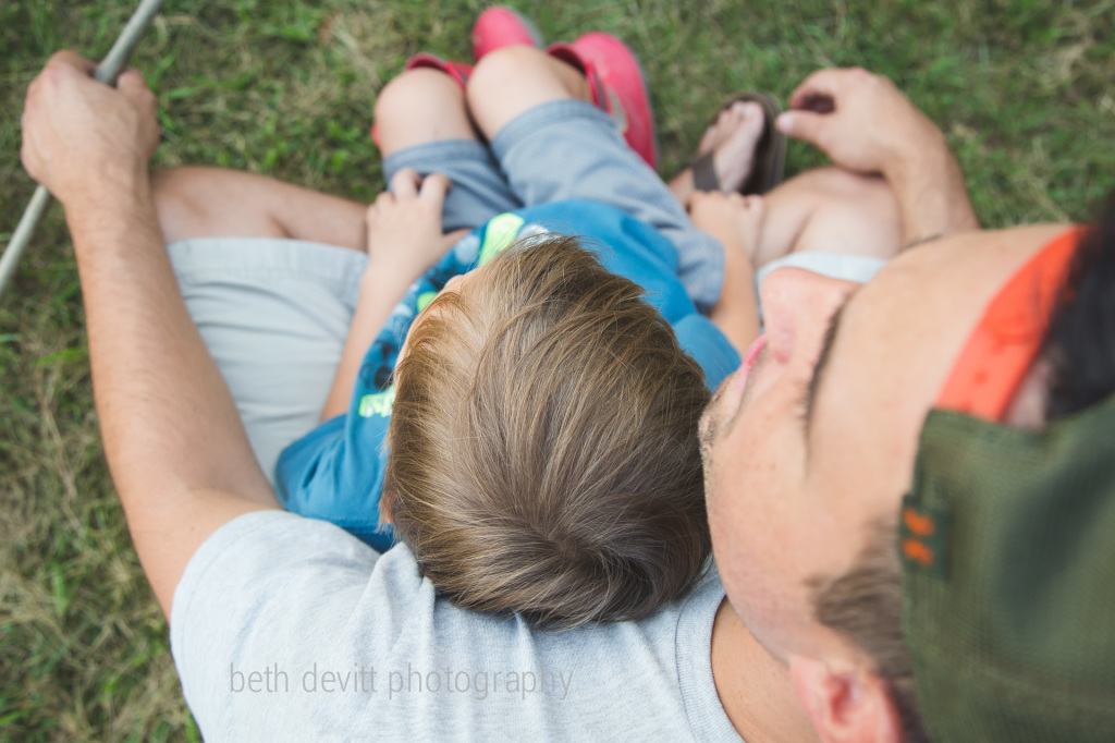 a bonfire, s'mores and getting to snuggle in daddy's lap.  is there any better way to end our time at grandma + pap pap's?